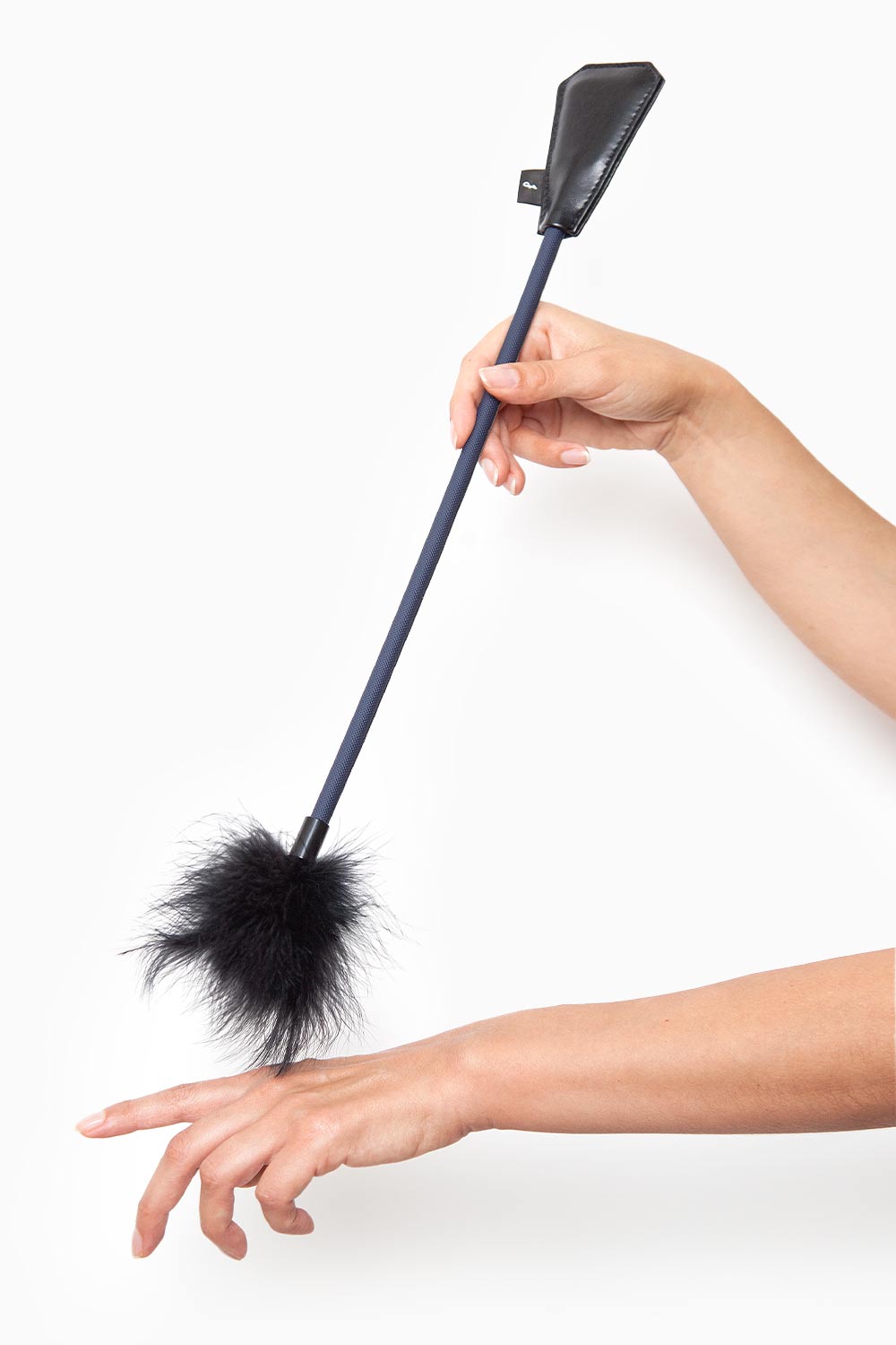 FUSTA ATREVIDA | Fusta de Cuerina y Pluma