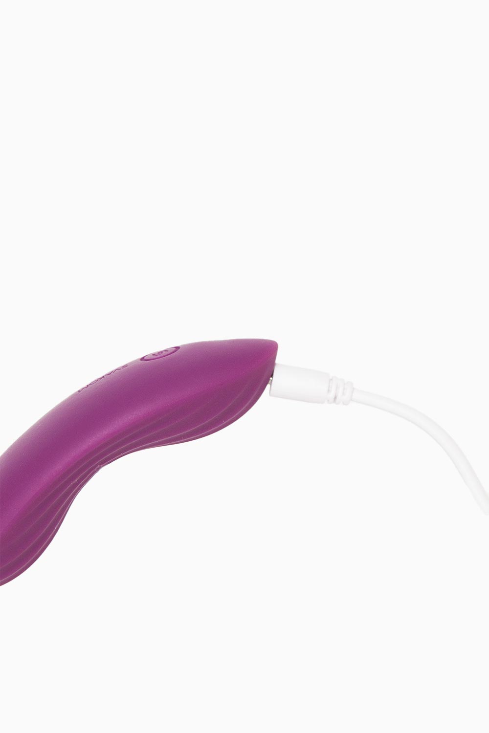 Edeny recargándose por USB, 1 hora de carga para 1 hora de uso con control vía app