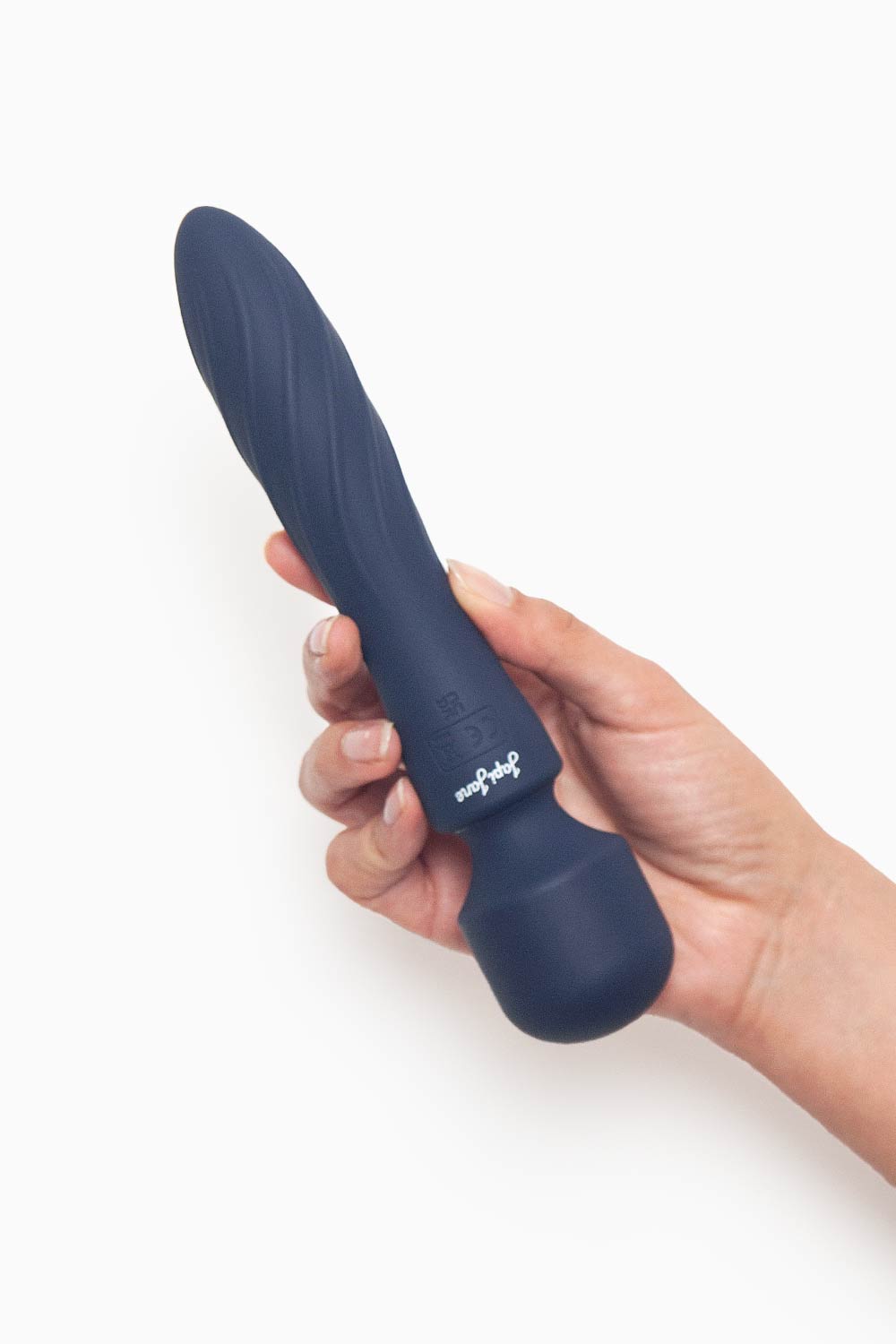 Japi Varita sostenida al revés mostrando el extremo insertable del vibrador de silicona.